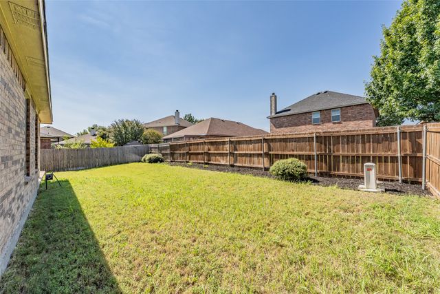 2205 Clairborne Drive, Fort Worth, TX 76177