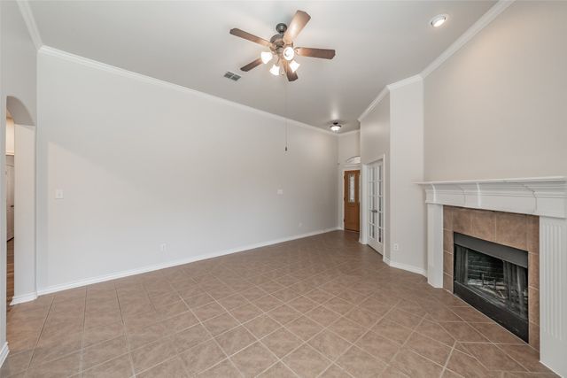 2205 Clairborne Drive, Fort Worth, TX 76177