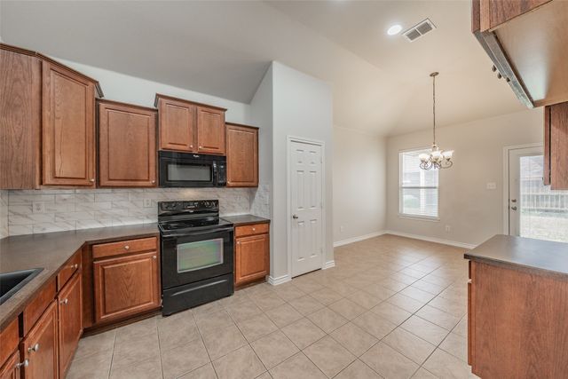 2205 Clairborne Drive, Fort Worth, TX 76177