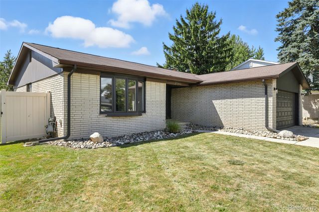 27216 Roney Avenue, Brownstown Charter Township, MI 48183