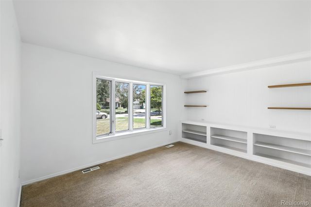 27216 Roney Avenue, Brownstown Charter Township, MI 48183