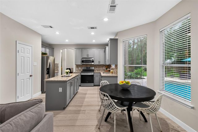71 N Willow Point Circle, The Woodlands, TX 77382