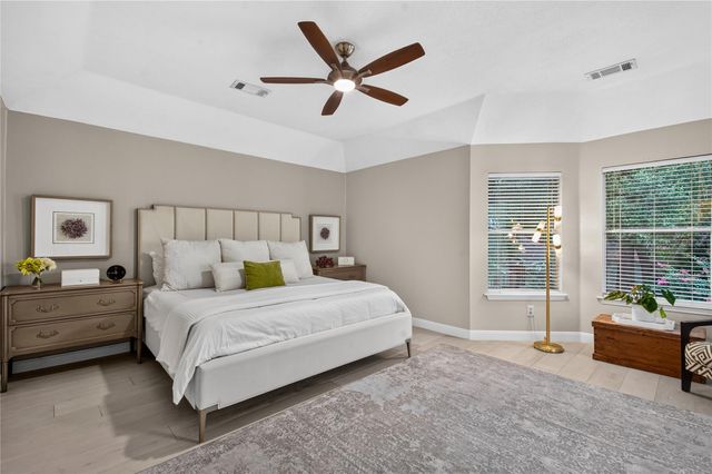 71 N Willow Point Circle, The Woodlands, TX 77382