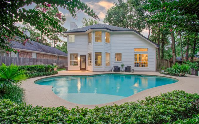 71 N Willow Point Circle, The Woodlands, TX 77382