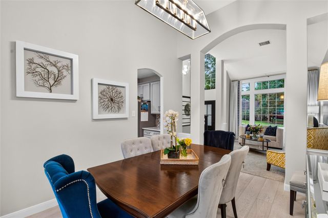 71 N Willow Point Circle, The Woodlands, TX 77382