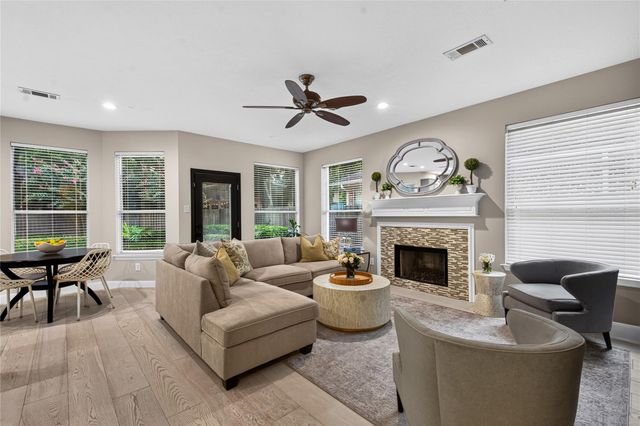 71 N Willow Point Circle, The Woodlands, TX 77382
