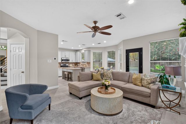 71 N Willow Point Circle, The Woodlands, TX 77382