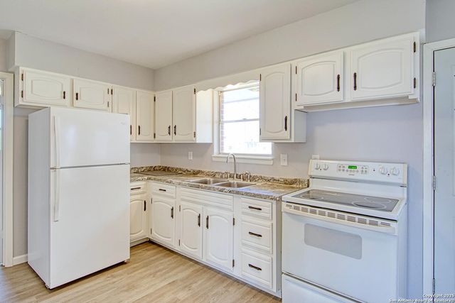 12157 FM 775, La Vernia, TX 78121