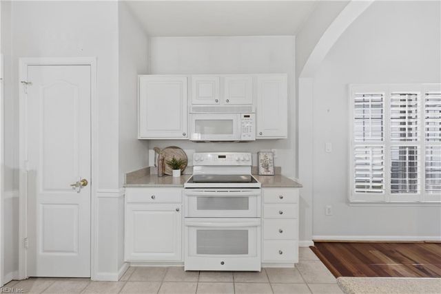 2657 Majesty LN, Virginia Beach, VA 23456