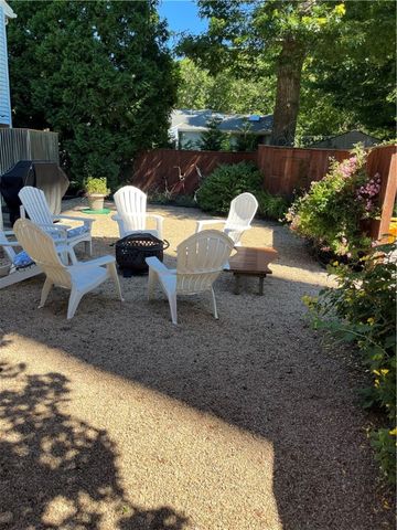 12 Mautucket Road, South Kingstown, RI 02879