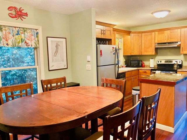 12 Mautucket Road, South Kingstown, RI 02879