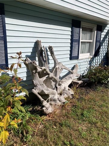 12 Mautucket Road, South Kingstown, RI 02879