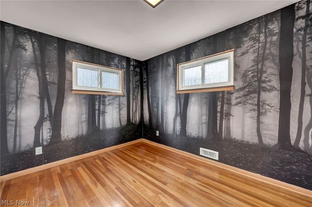 11301 Aaron Drive, Parma, OH 44130