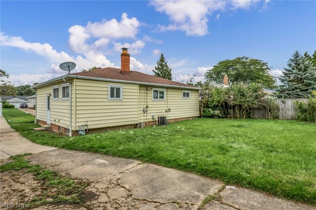 11301 Aaron Drive, Parma, OH 44130