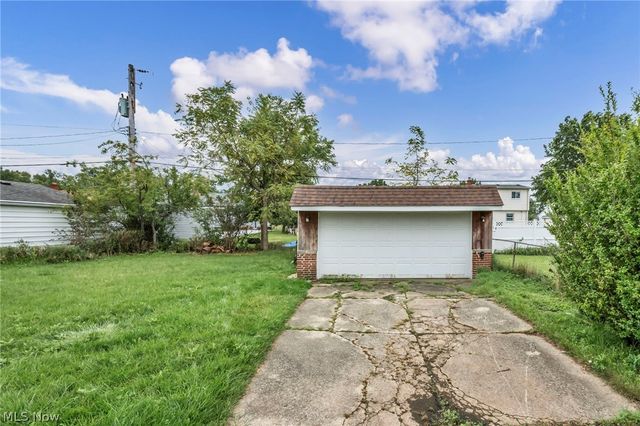 11301 Aaron Drive, Parma, OH 44130