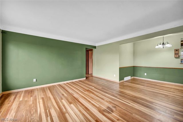 11301 Aaron Drive, Parma, OH 44130