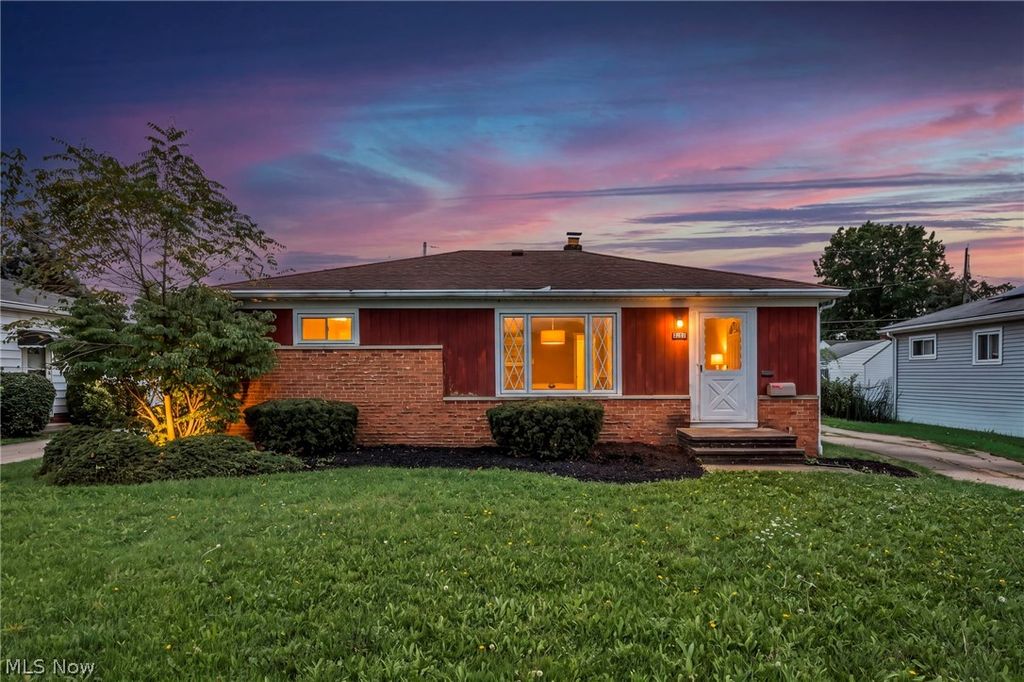11301 Aaron Drive, Parma, OH 44130