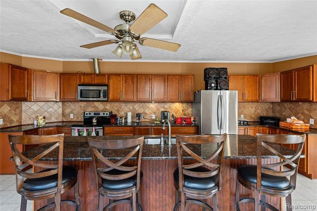 8460 Fish Lake Road Road, Holly, MI 48442