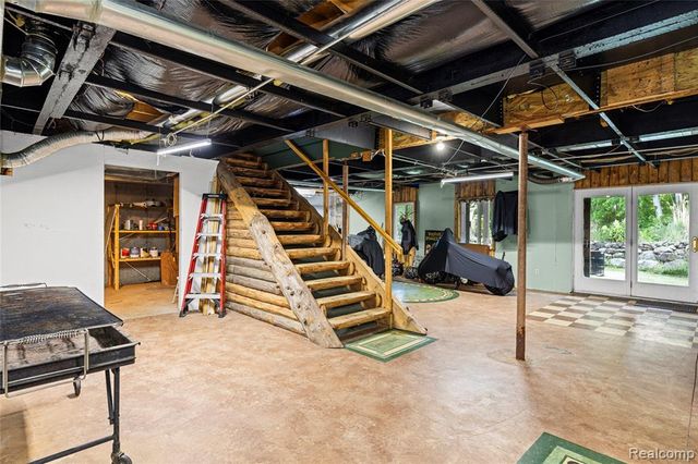 8460 Fish Lake Road Road, Holly, MI 48442