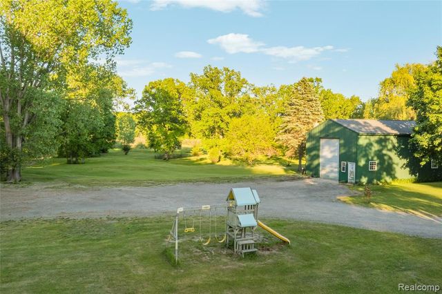 8460 Fish Lake Road Road, Holly, MI 48442