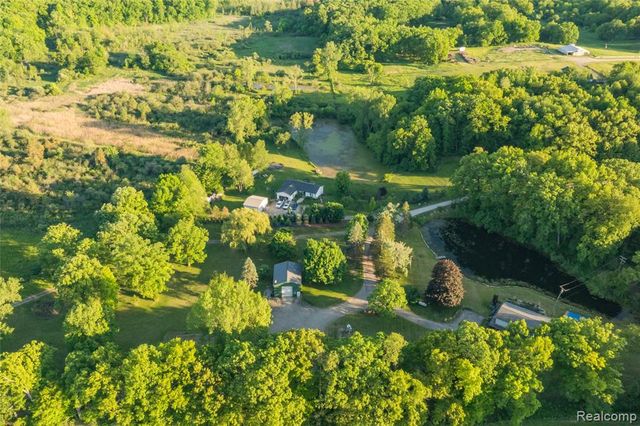 8460 Fish Lake Road Road, Holly, MI 48442