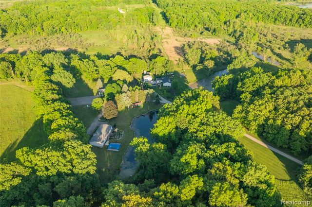 8460 Fish Lake Road Road, Holly, MI 48442
