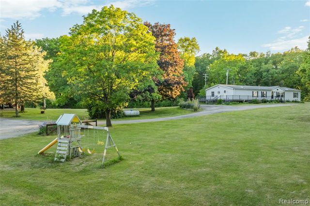 8460 Fish Lake Road Road, Holly, MI 48442