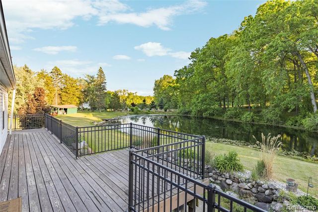 8460 Fish Lake Road Road, Holly, MI 48442