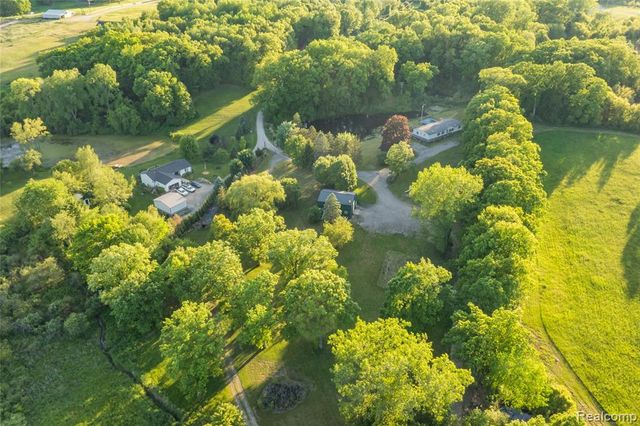 8460 Fish Lake Road Road, Holly, MI 48442