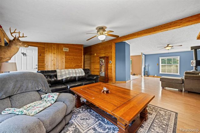 8460 Fish Lake Road Road, Holly, MI 48442