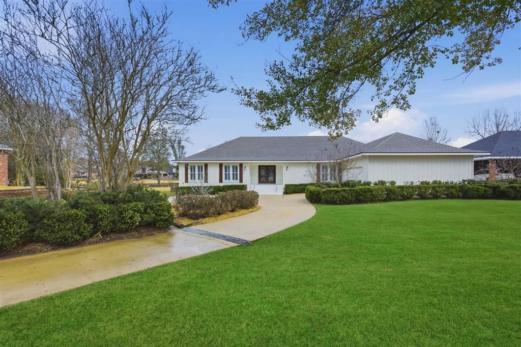 3829 Burgoyne Drive, Lake Charles, LA 70605