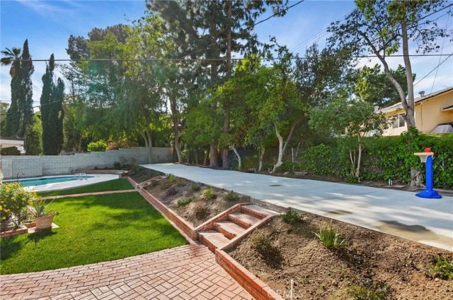 11917 Paso Robles, Granada Hills, CA 91344