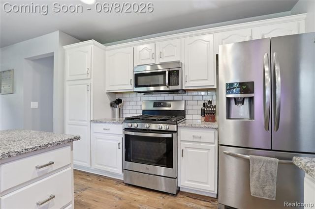 6218 Mckenzie Drive, Flint, MI 48507