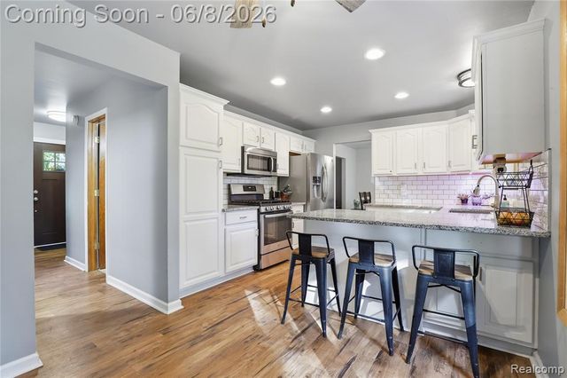 6218 Mckenzie Drive, Flint, MI 48507