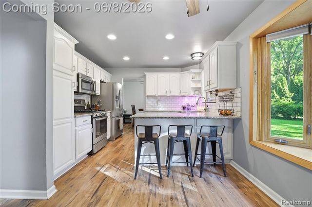 6218 Mckenzie Drive, Flint, MI 48507