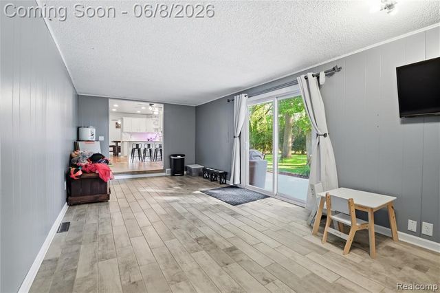 6218 Mckenzie Drive, Flint, MI 48507