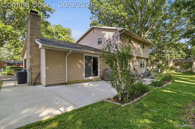 6218 Mckenzie Drive, Flint, MI 48507
