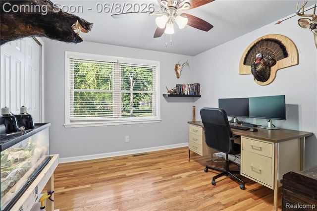 6218 Mckenzie Drive, Flint, MI 48507