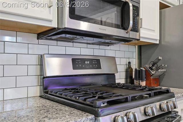 6218 Mckenzie Drive, Flint, MI 48507