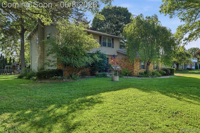6218 Mckenzie Drive, Flint, MI 48507