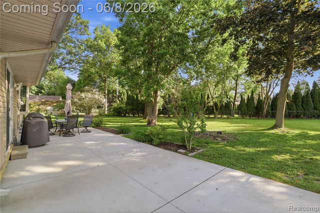 6218 Mckenzie Drive, Flint, MI 48507