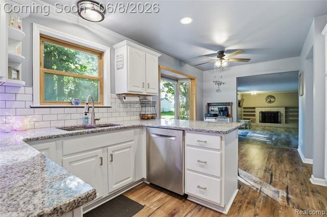6218 Mckenzie Drive, Flint, MI 48507