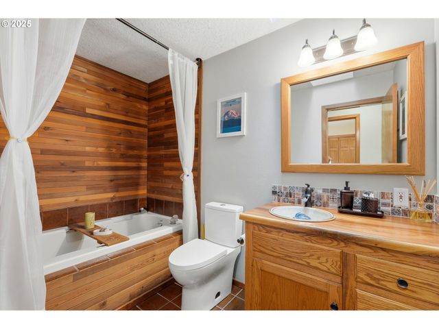 21645 Ne MCCORMICK HILL Rd, Hillsboro, OR 97123