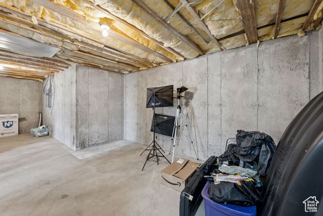 1884 E SHEPARD LN, Lake Point, UT 84074