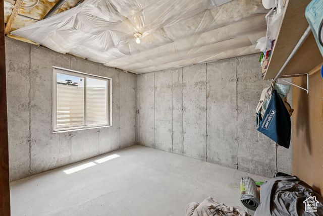 1884 E SHEPARD LN, Lake Point, UT 84074