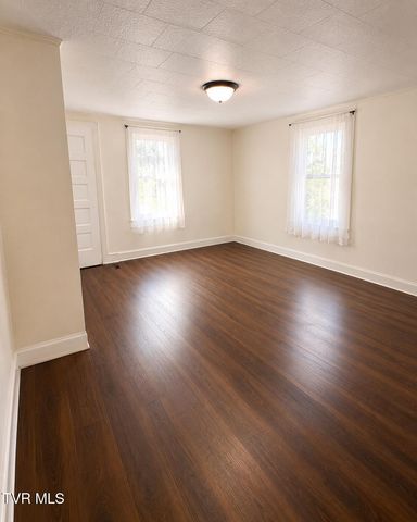 11985 Tazewell Road, Coeburn, VA 24230