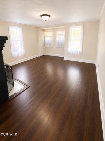 11985 Tazewell Road, Coeburn, VA 24230