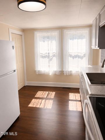 11985 Tazewell Road, Coeburn, VA 24230