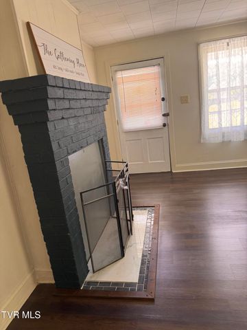11985 Tazewell Road, Coeburn, VA 24230