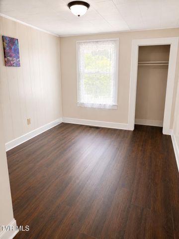 11985 Tazewell Road, Coeburn, VA 24230
